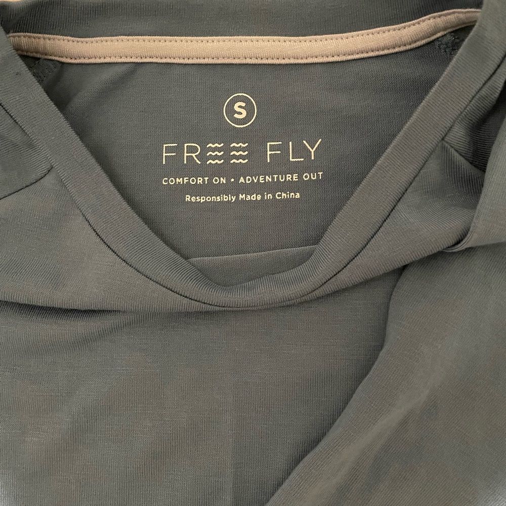 Women’s long sleeve Free Fly shirt size small